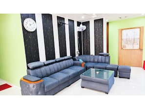 Lobby sitting area - Hotel Shree Ramayanam Ayodhya (Ayodhya)