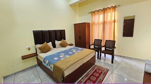 Chambre Double Standard, climatisation | Vue de la chambre