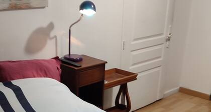 chambre chez l'habitant et Salle de bain privé. cuisine accessible