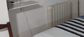 Homestay and private bathroom. accessible kitchen