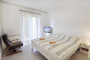 Internet, bed sheets - Quiet garden apartment in Umag (Umag)