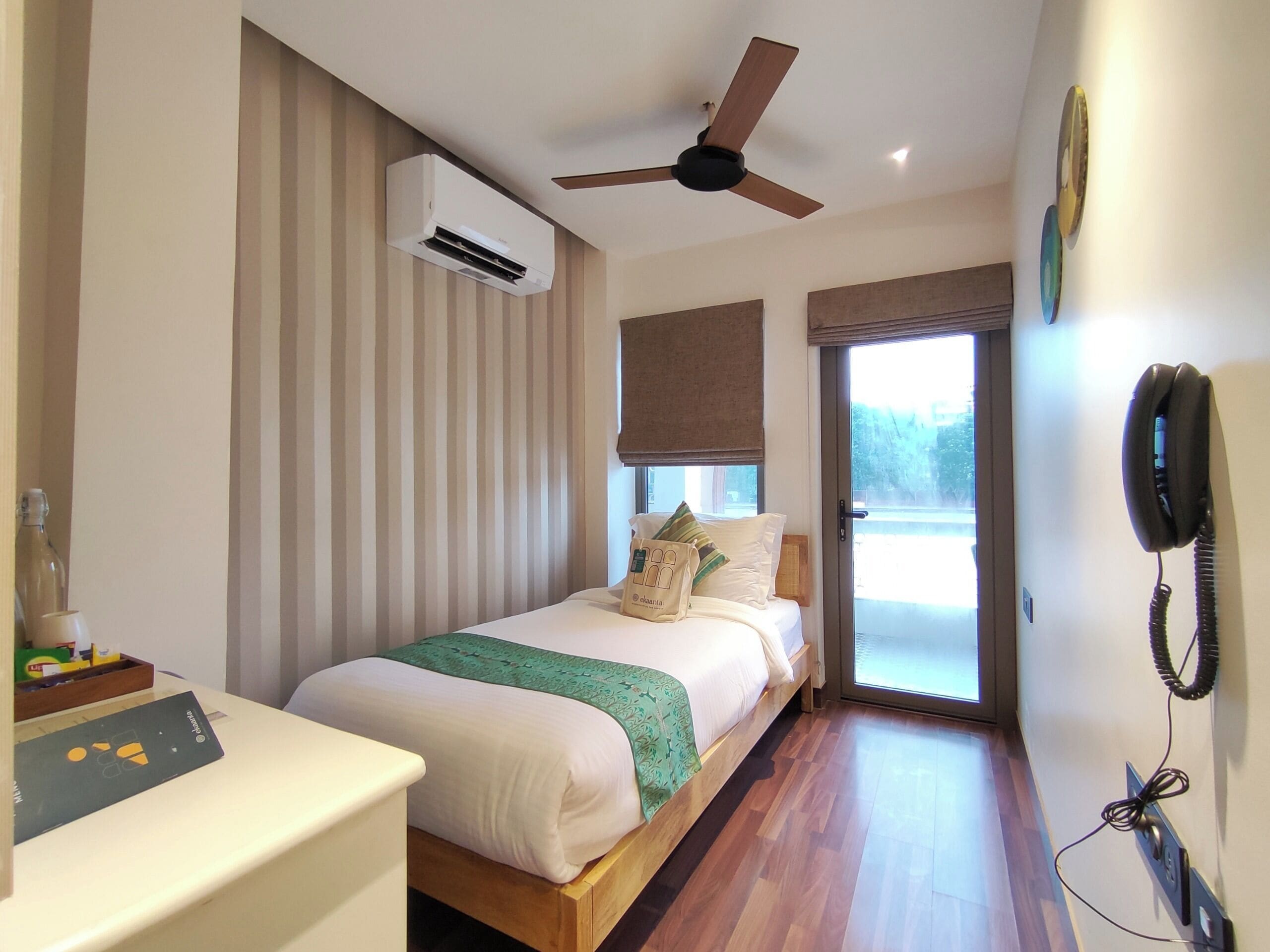 Quarto luxo | Escrivaninha, espaço de trabalho para notebook, Wi-Fi de cortesia