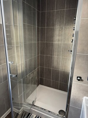 Bruser, håndklæder, Toiletpapir