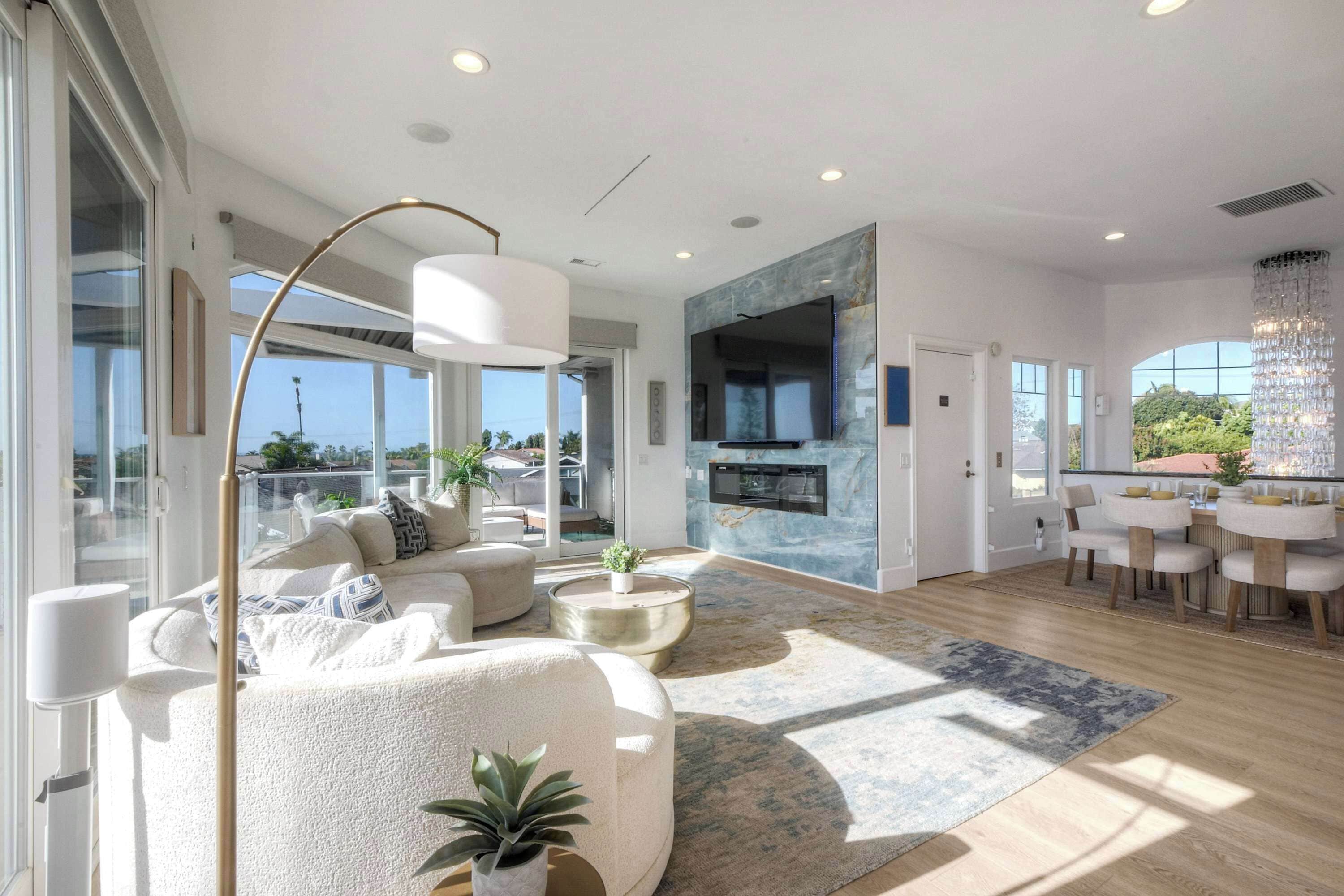House, Multiple Beds, Patio, Beach View (Aqua Vista Carlsbad) | Living area
