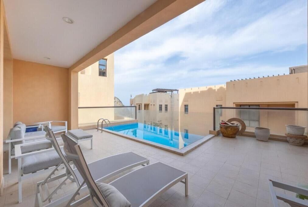 วิลล่า, ระเบียง, วิวสระว่ายน้ำ | สระว่ายน้ำ | สระว่ายน้ำกลางแจ้ง