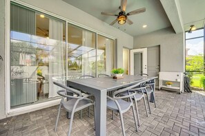 Outdoor dining - Orlando Family Retreat | Private Pool Sleeps 12 (Davenport)