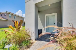 Exterior - Orlando Family Retreat | Private Pool Sleeps 12 (Davenport)