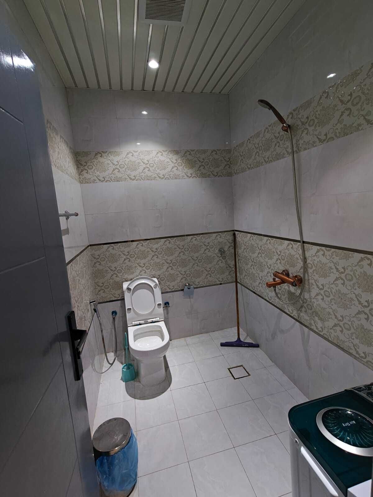 Eenvoudige tweepersoonskamer | Badkamer