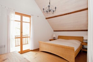 6 bedrooms, bed sheets