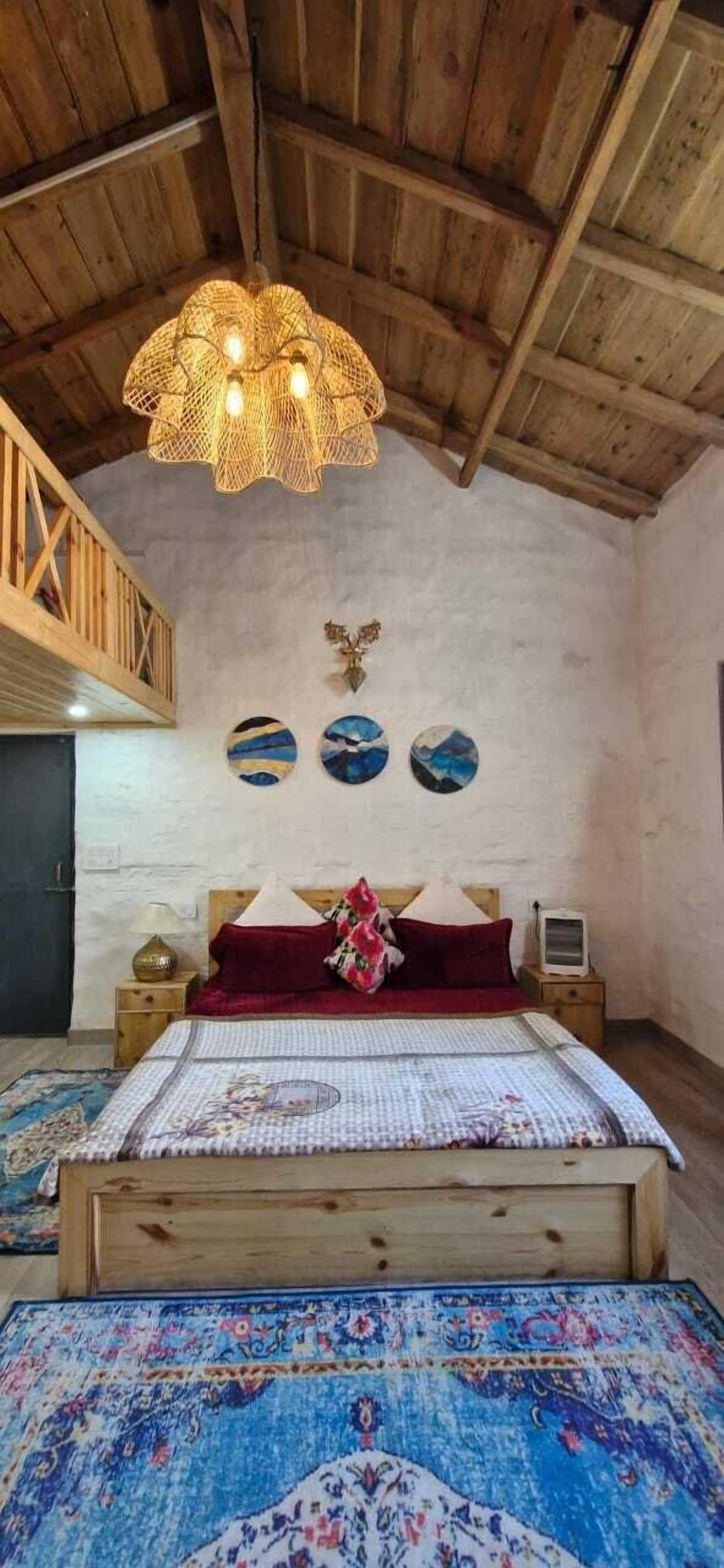 Laptop workspace, free WiFi