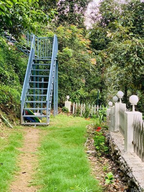 Property grounds - Tatsaaraa Kavan (Ramgarh)