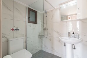 Shower, hair dryer, towels, toilet paper - Anthi Luxury Residence- Rose (Ialisos)