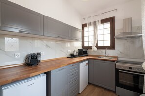 Private kitchen - Anthi Luxury Residence- Rose (Ialisos)