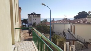 Property grounds - Sea and mountains - 2 steps from the beach (Cala Gonone)