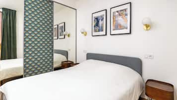 Iron/ironing board, WiFi, bed sheets