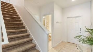 Apartment | 4 bedrooms, Internet