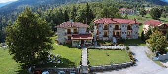 Orama Hotel - Lake Plastira Fireplace Family Suite