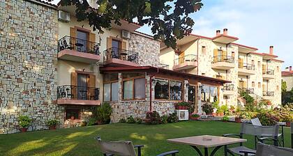 Orama Hotel - Lake Plastira Fireplace Quad Suite