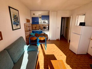 TV - Apartment for 8, spacious living with Wi-Fi included (Roquebrune-Cap-Martin)