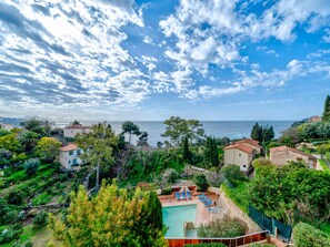 Pool - Apartment for 6 with Wi-Fi, sea view in Roquebrune-Cap-Martin (Roquebrune-Cap-Martin)