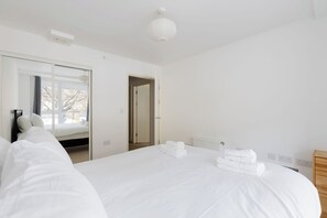 Room - Calming 2BDR Hideaway 25 Mins From Tower Bridge (Greater London)