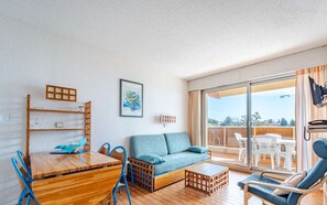 TV - Studio for 6 with Wi-Fi and sea view! (Roquebrune-Cap-Martin)