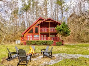 Property grounds - Close to Gatlinburg, 3 bedroom, 2 bath, hot tub, pool table (Gatlinburg)