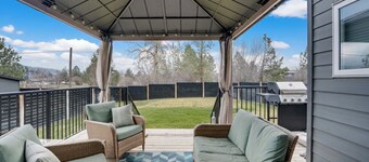 Bright, modern Lake Country home, perfect for exploring the Okanagan