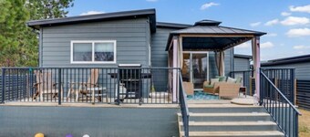 Modern 2 Bedroom Rancher in Beautiful Lake Country