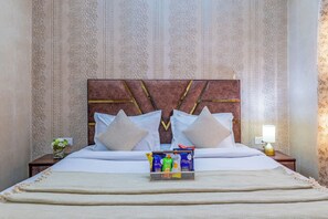 Iron/ironing board, free WiFi - Alaya Stays Vyasa Duplex With Views (Mussoorie)