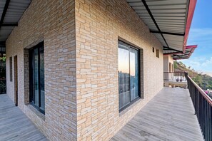 Comfort Villa, Hill View | Terrace/patio - Alaya Stays Vyasa Duplex With Views (Mussoorie)