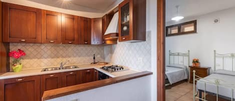 Apartment, 2 Bedrooms, Terrace, Garden View | Interior