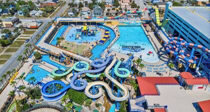 Ocean Oasis - Ocean View At Symphony Beach Club and King Bed