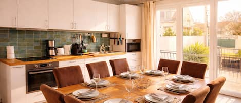 Micro-ondes, four, plaque de cuisson, lave-vaisselle