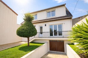 Exterior - House 12 persons, 6 bedrooms, with garden - Quick access Paris/stade de France ! (Saint-Denis)