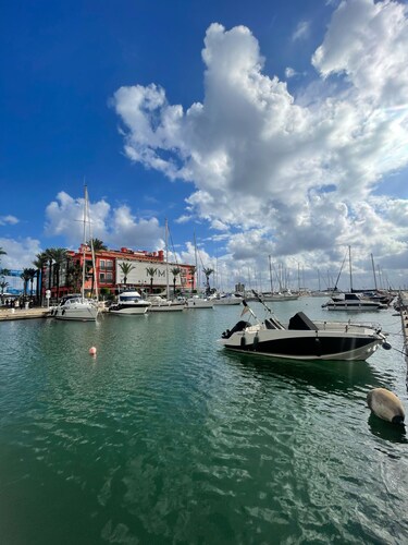 Charming 3-bedroom penthouse near Doña Julia Golfclub perfect for digital nomads