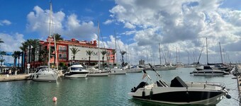 Charming 3-bedroom penthouse near Doña Julia Golfclub perfect for digital nomads