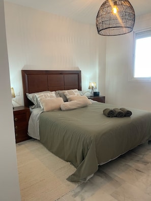 3 bedrooms, iron/ironing board, free WiFi, bed sheets