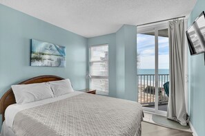 2 bedrooms, desk, free WiFi - 2 Bedroom Oceanfront at St. Regis Resort (North Topsail Beach)