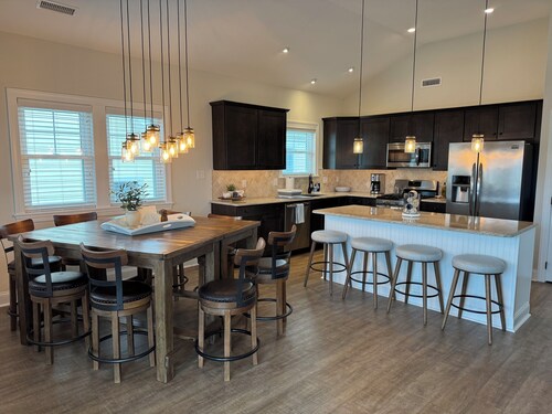 5 Bedroom - 3 Bath - 2nd FL Home in the Heart of OCNJ!