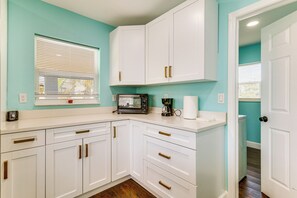 House (3 Bedrooms) | Interior - Beach Days & Backyard Nights! Fort Myers Retreat (Fort Myers)