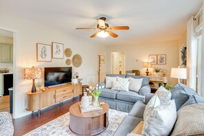 House (3 Bedrooms) | Interior - 'petals & Pillows Getaway' 1 Mi to Dtwn Wendell! (Wendell)
