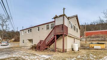 House (6 Bedrooms) | Interior