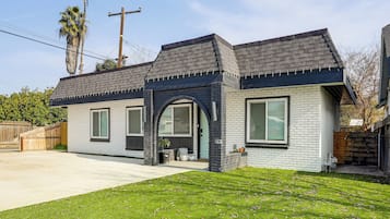 独立别墅 (3 Bedrooms) | 住宿正面