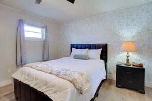 Apartment (0 Bedroom) | Interior - Cozy Huntsville Studio Near Lowe Mill (Huntsville)