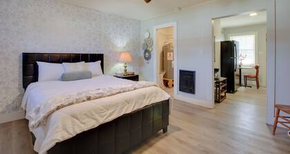 Sleek Huntsville Studio 3 Mi to Downtown