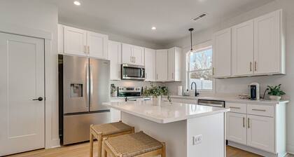 4 Mi to Surf City Beaches! Family Coastal Retreat