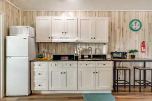 House (2 Bedrooms) | Interior - 4 Mi to Dtwn Picayune! Piney Woods Tiny Home (Picayune)