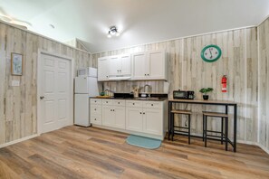 House (2 Bedrooms) | Interior - 4 Mi to Dtwn Picayune! Piney Woods Tiny Home (Picayune)