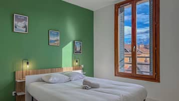 1 bedroom, iron/ironing board, WiFi, bed sheets